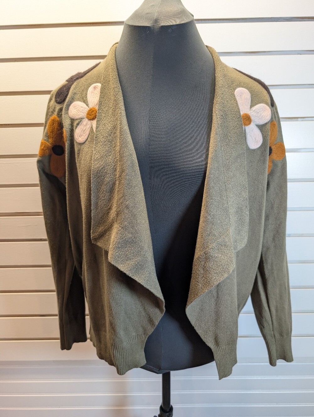 Aaeda Sage Green Floral Needle Felted Draped Open Front Cardigan Sweater M NWOT